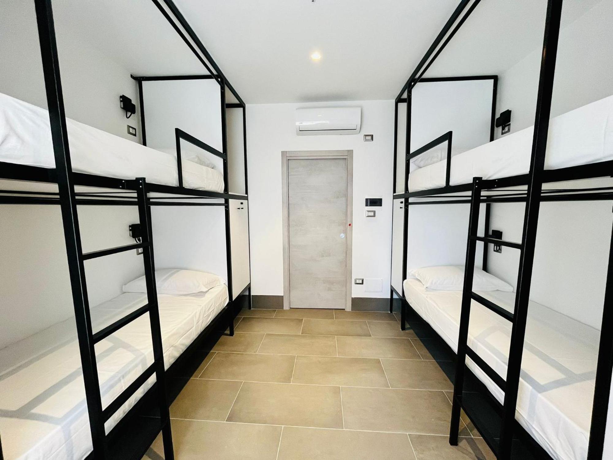 Smart Rooms Неаполь Екстер'єр фото