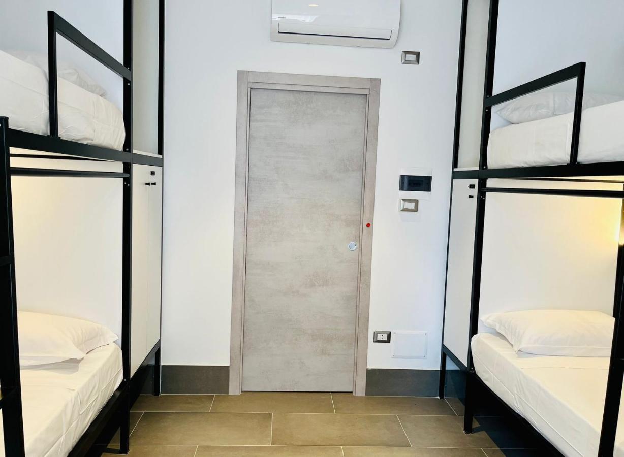 Smart Rooms Неаполь Екстер'єр фото