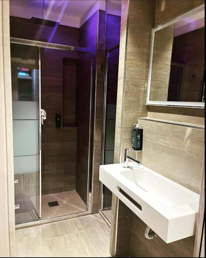 Smart Rooms Неаполь Екстер'єр фото