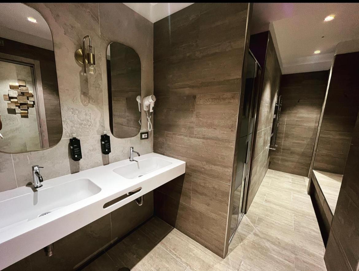 Smart Rooms Неаполь Екстер'єр фото